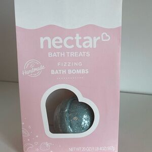 NWT - Nectar Fizzing Bath Bombs
